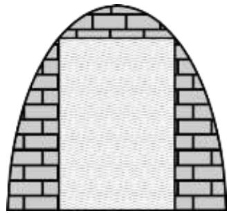 Diagrama de la entrada en forma de parábola con una puerta rectangular inscrita y el resto recubierto de piedra.