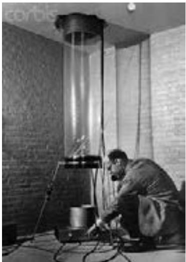 Fotografía histórica del experimento de Pound-Rebka en el laboratorio.
