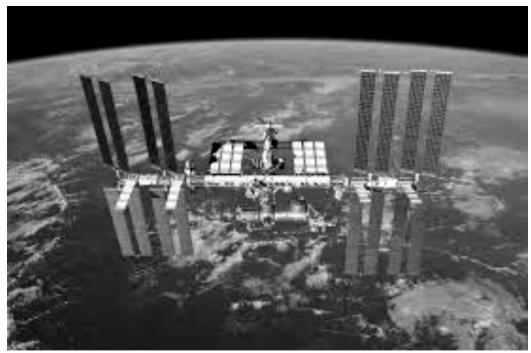 Imagen de la Estación Espacial Internacional orbitando la Tierra.